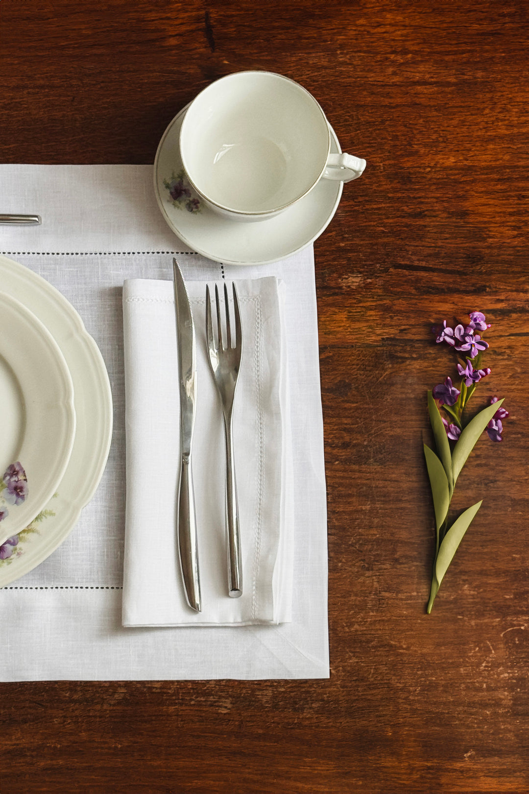 PLACEMAT WHITE - A JOUR
