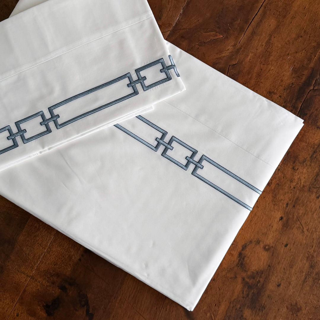 STRIPED BED SET - WHITE/BLUE