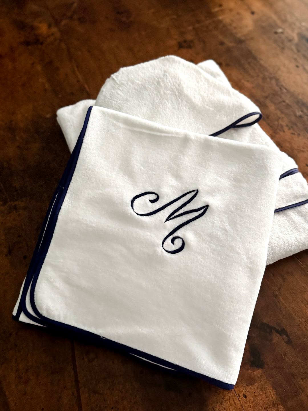 BATH SHEET - WHITE/NAVY