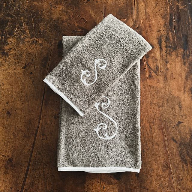 TOWEL SET MONOGRAM - TAUPE