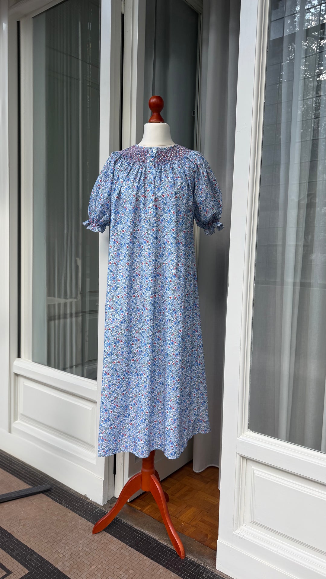 CAMICIA DA NOTTE A FIORI CON SMOCK