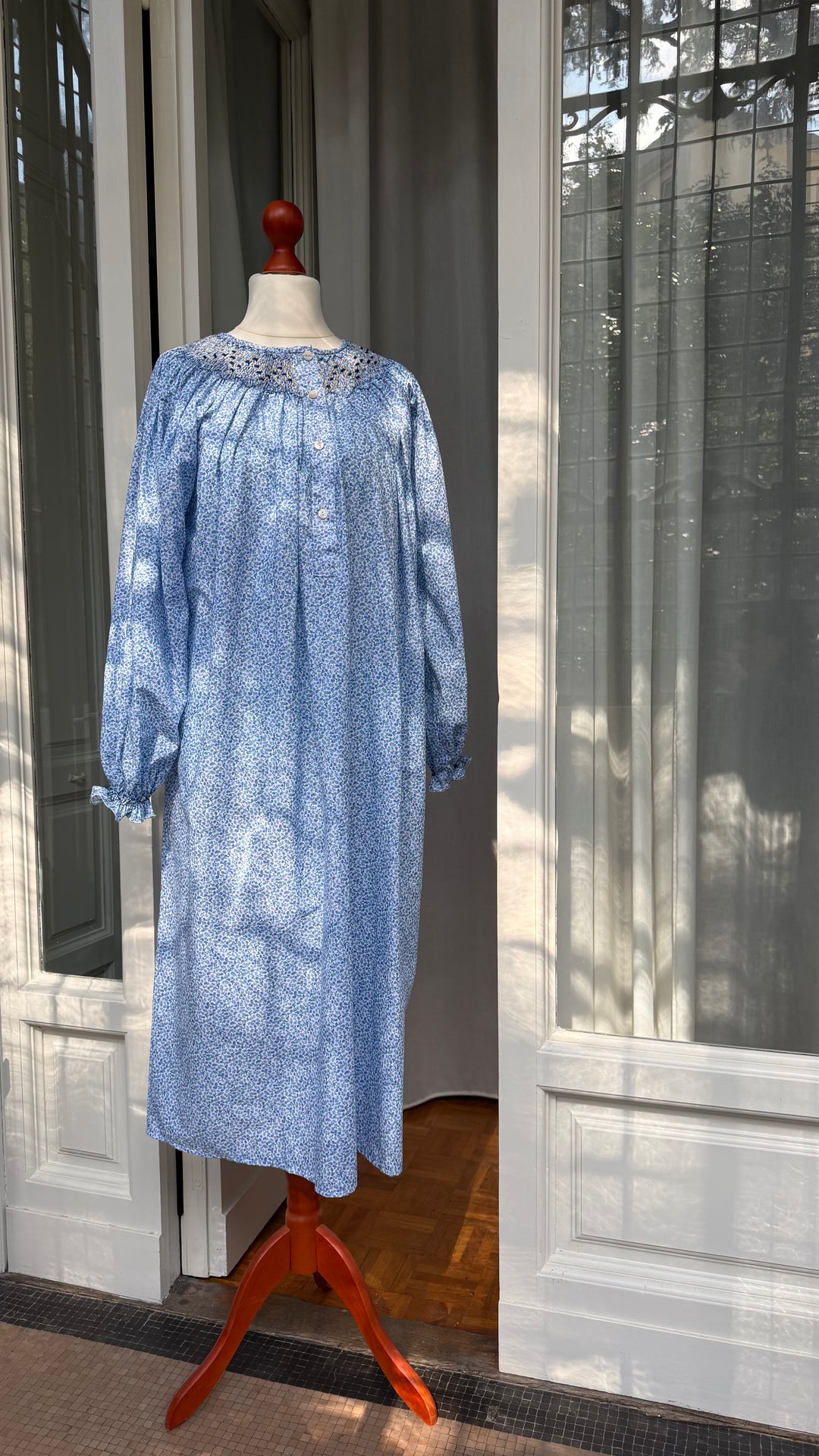 CAMICIA DA NOTTE A FIORI CON SMOCK