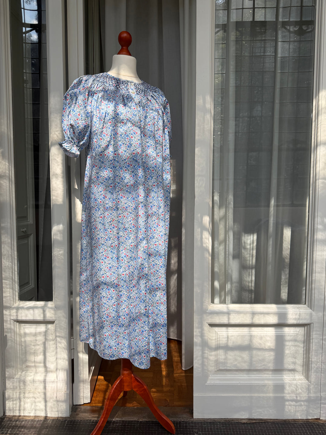 CAMICIA DA NOTTE A FIORI CON SMOCK
