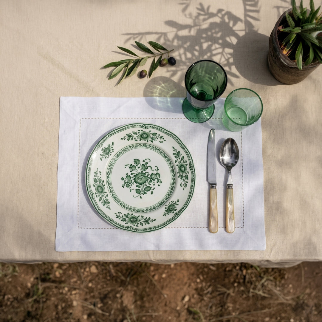 PLACEMAT WHITE - A JOUR